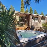 Les Jardins De L'oustal * נרבון